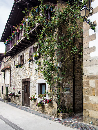 Day 2: Roncesvalles to Larrasoana (Larrasoana)