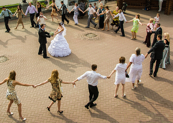 Wedding photos at the Church of the Blood, Ekaterinburg